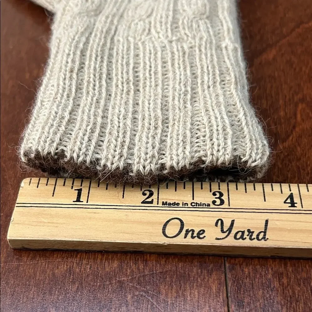 Women’s Reversible Brown and Tan Cable Knit Gloves